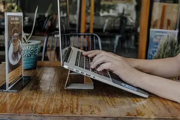 高效采集旅行网站数据:代理IP怎么选才安全?